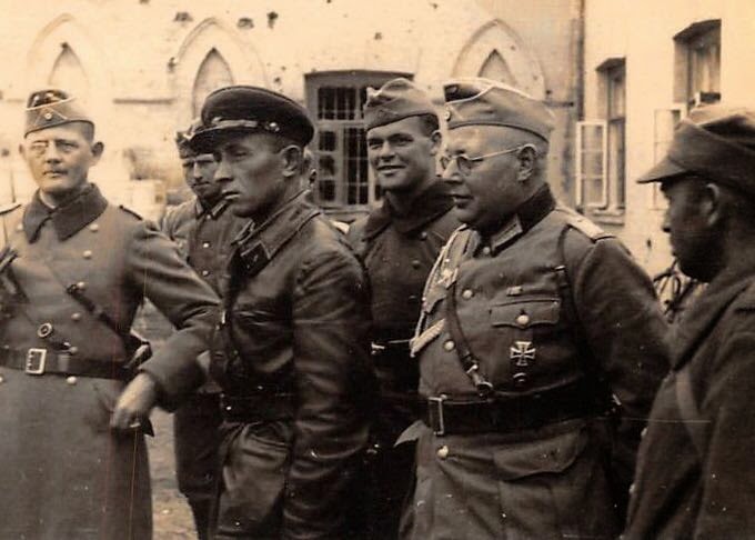 Русия не иска да я приравняват с нацистка Германия, но архивите показват друго | Коментар на БА